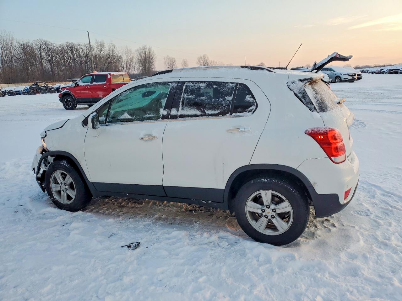 2020 CHEVROLET TRAX 1LT photo 2