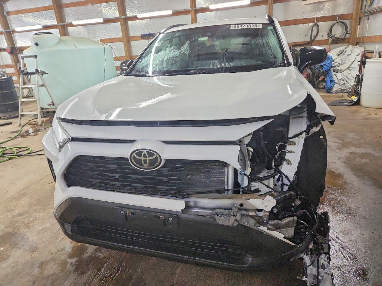 2021 TOYOTA RAV4 LE photo 5