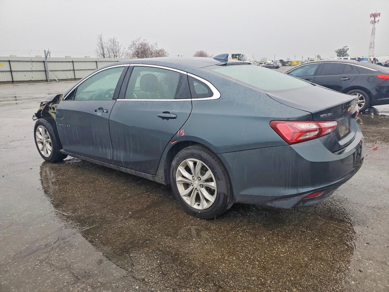 2020 CHEVROLET MALIBU LT photo 2