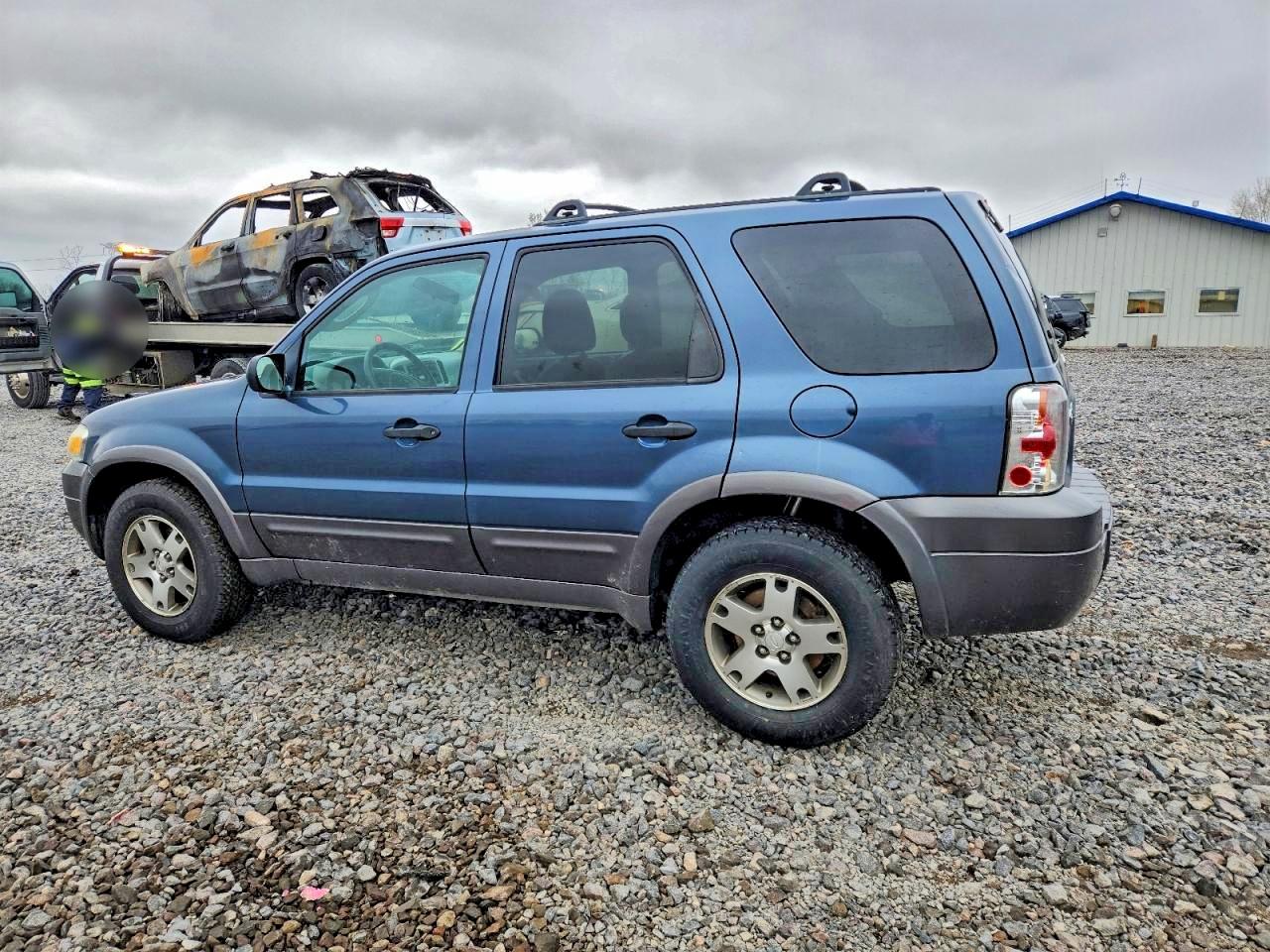 2005 FORD ESCAPE XLT photo 2