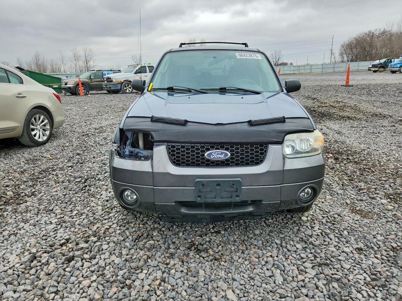 2005 FORD ESCAPE XLT photo 5