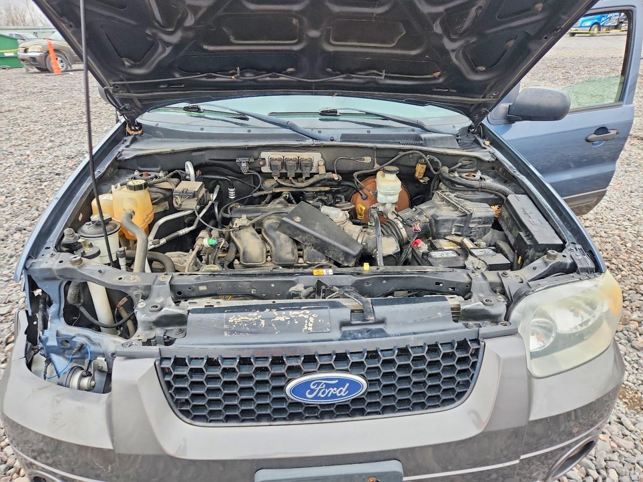 2005 FORD ESCAPE XLT photo 11