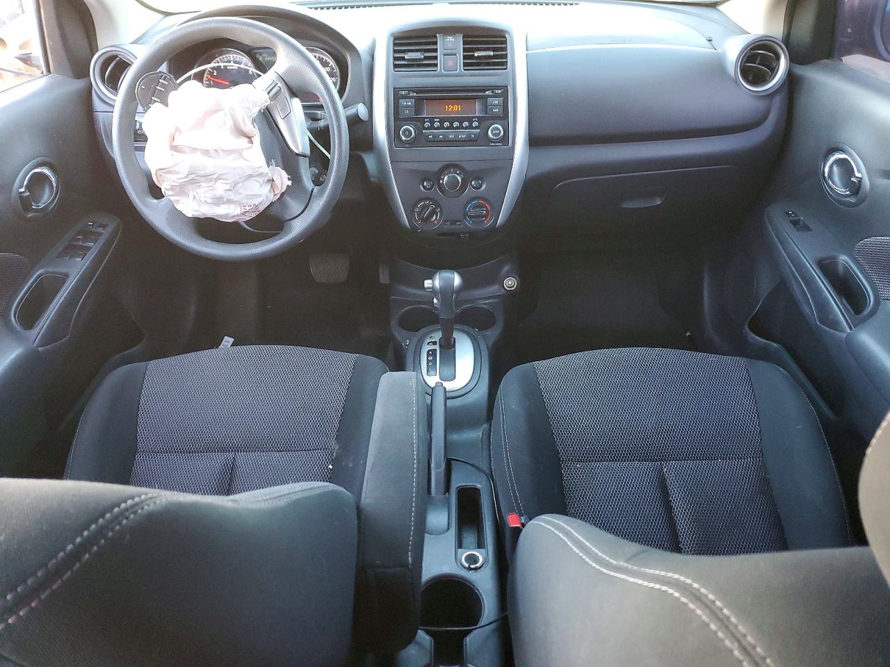 2018 NISSAN VERSA SV photo 22