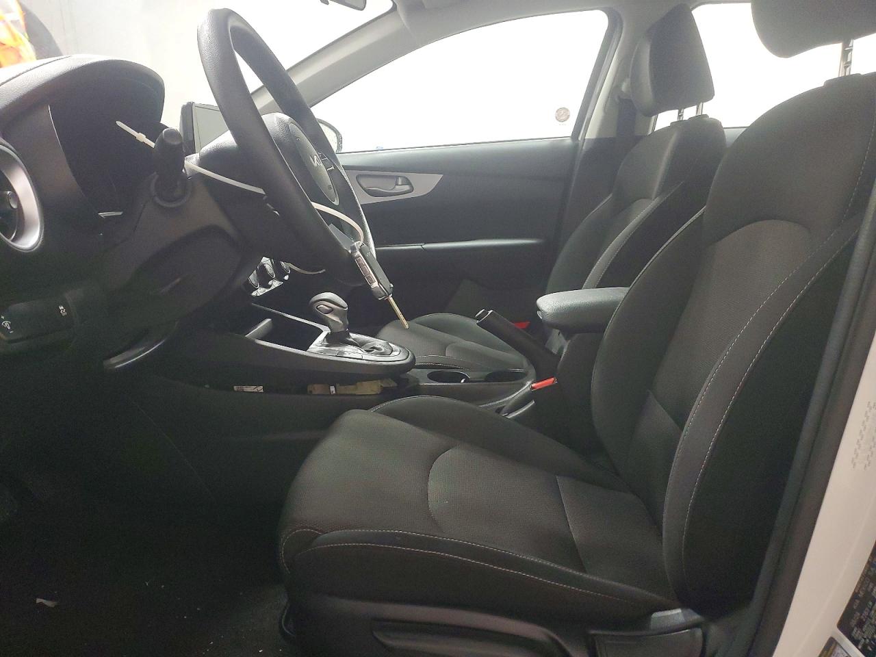 2024 KIA FORTE LX photo 19