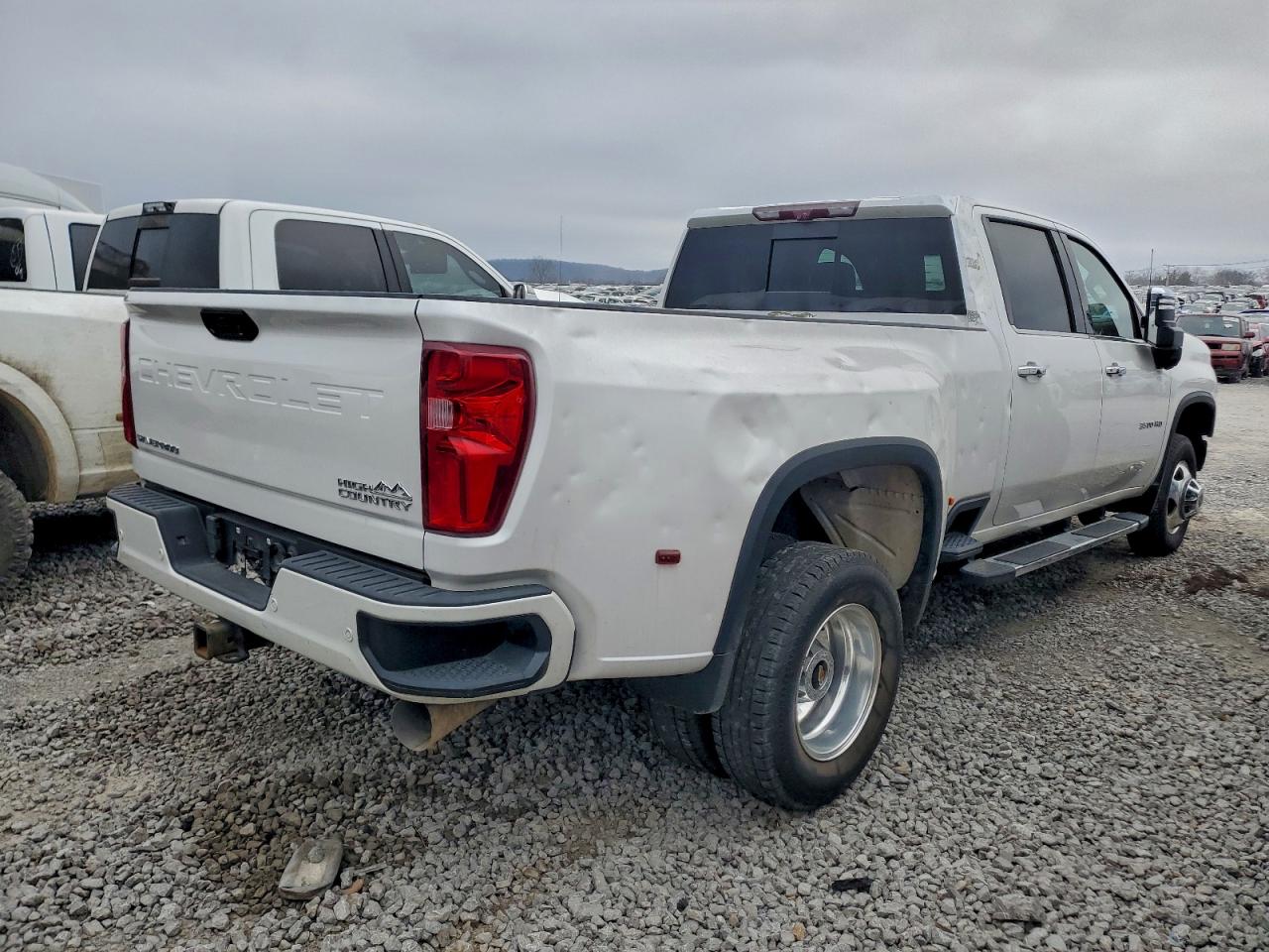 2020 CHEVROLET SILVERADO K3500 HIGH COUNTRY photo 3