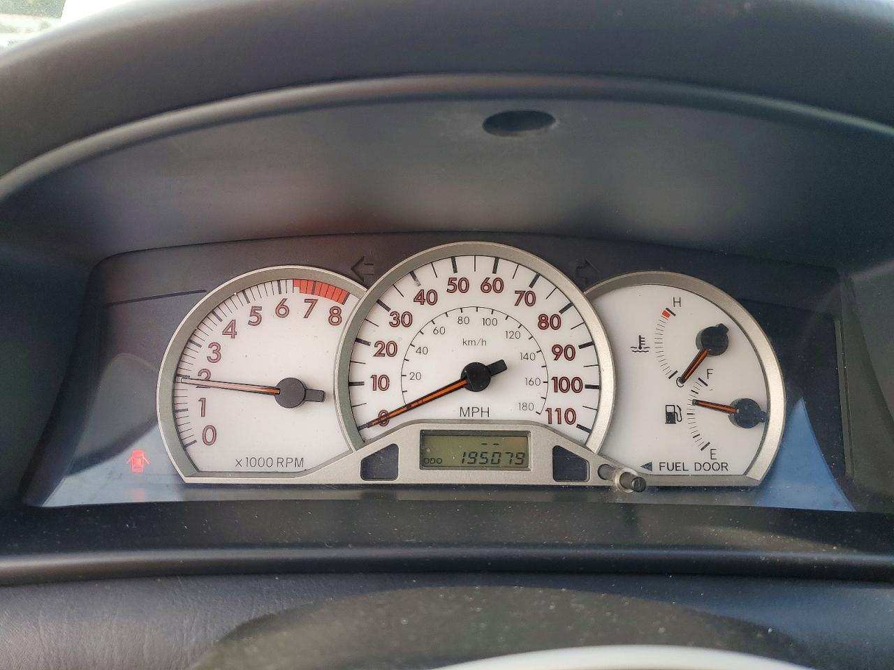 2005 TOYOTA COROLLA CE photo 9