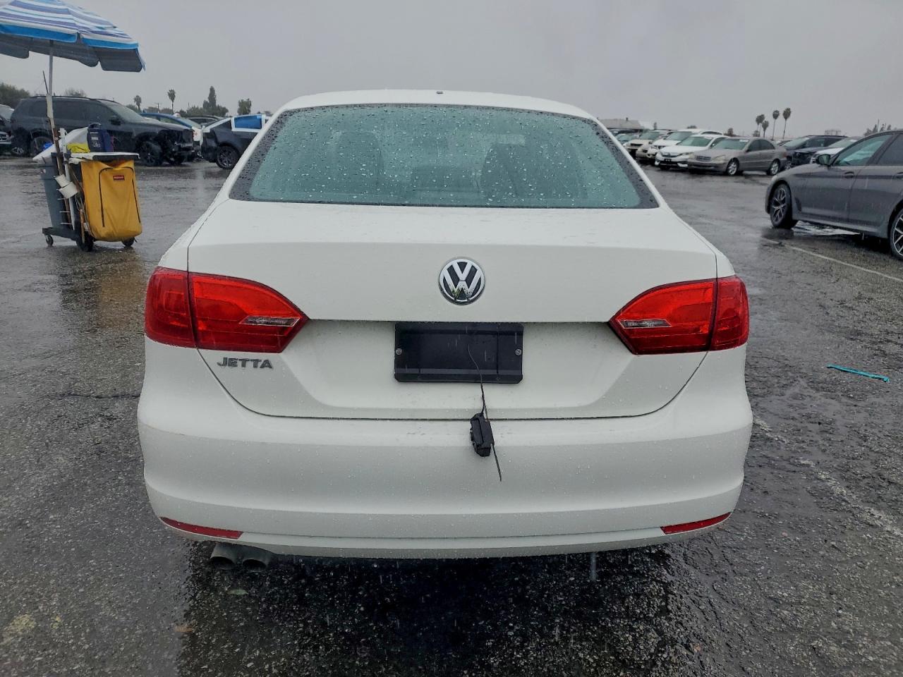 2013 VOLKSWAGEN JETTA BASE photo 6
