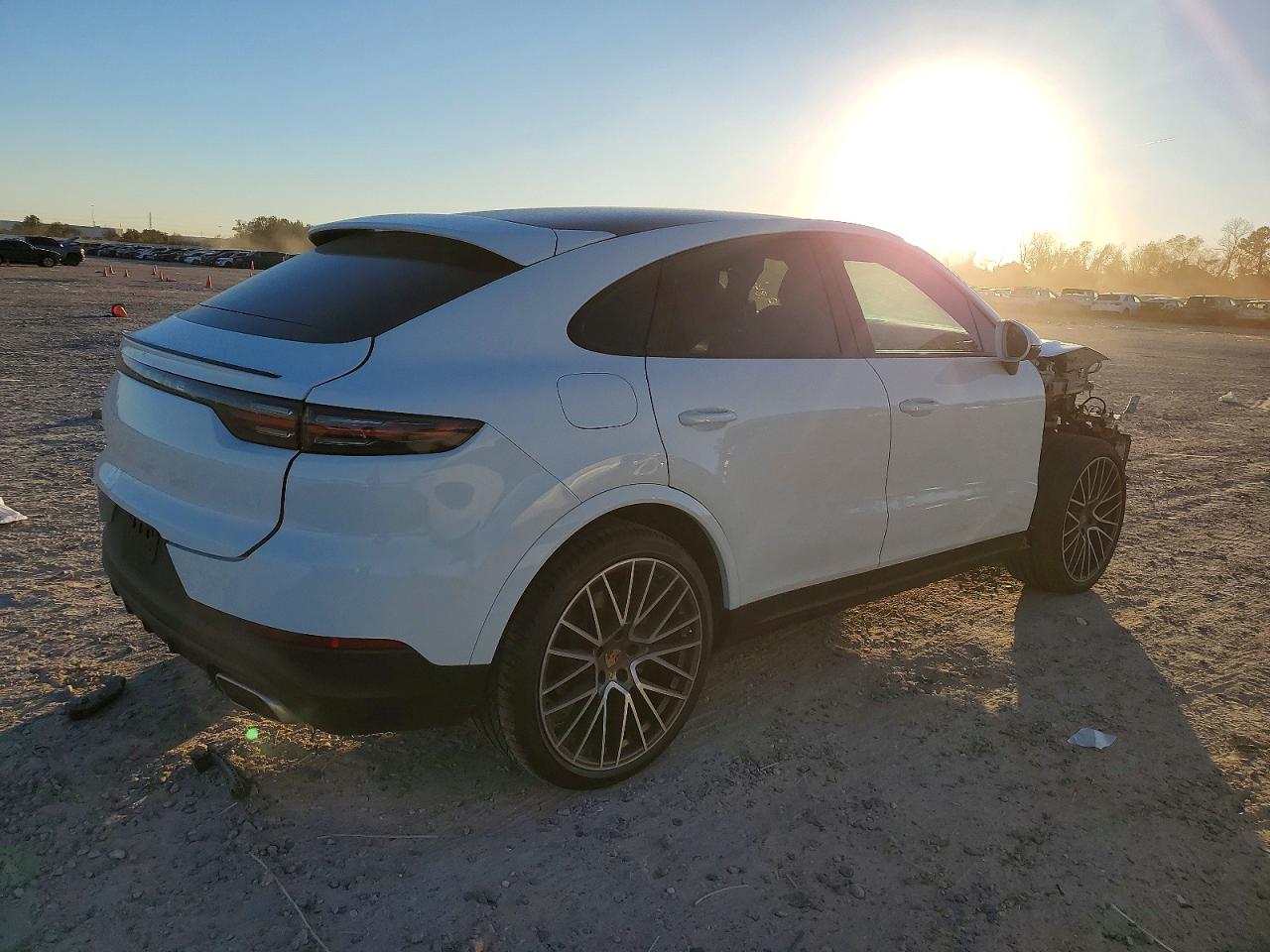 2022 PORSCHE CAYENNE COUPE photo 3