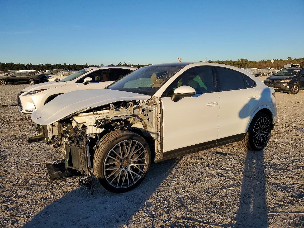 2022 PORSCHE CAYENNE