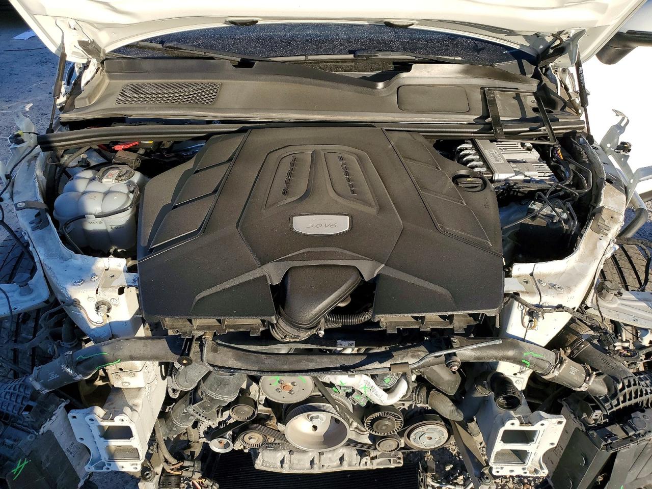2022 PORSCHE CAYENNE COUPE photo 11