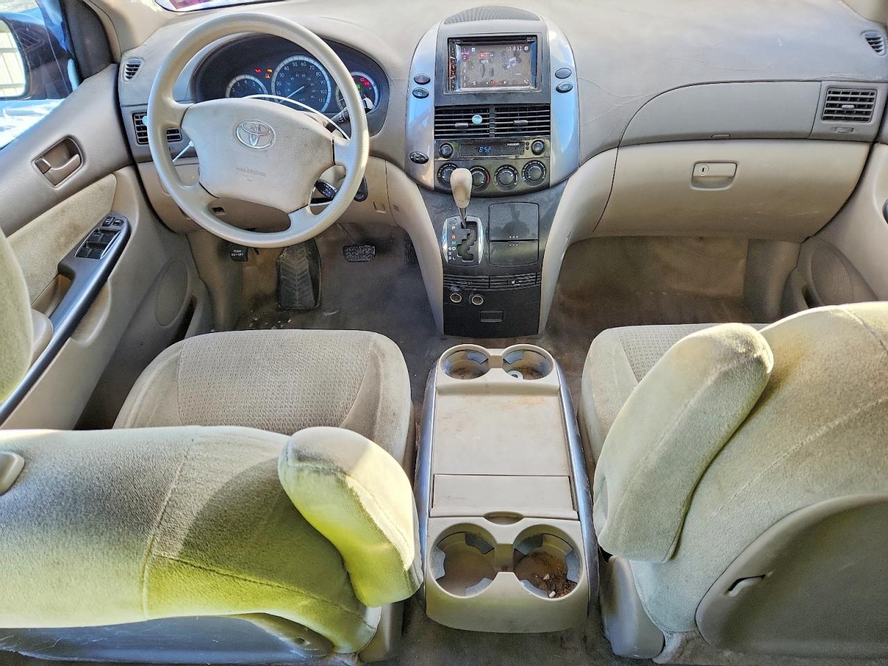 2006 TOYOTA SIENNA CE photo 8