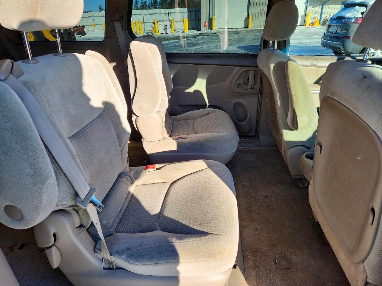 2006 TOYOTA SIENNA CE photo 11