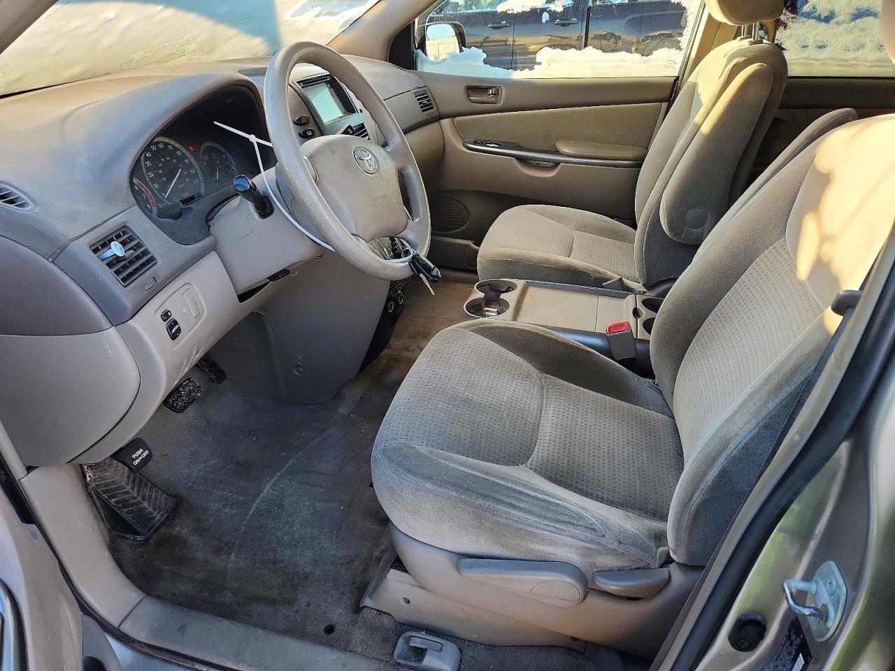 2006 TOYOTA SIENNA CE photo 7