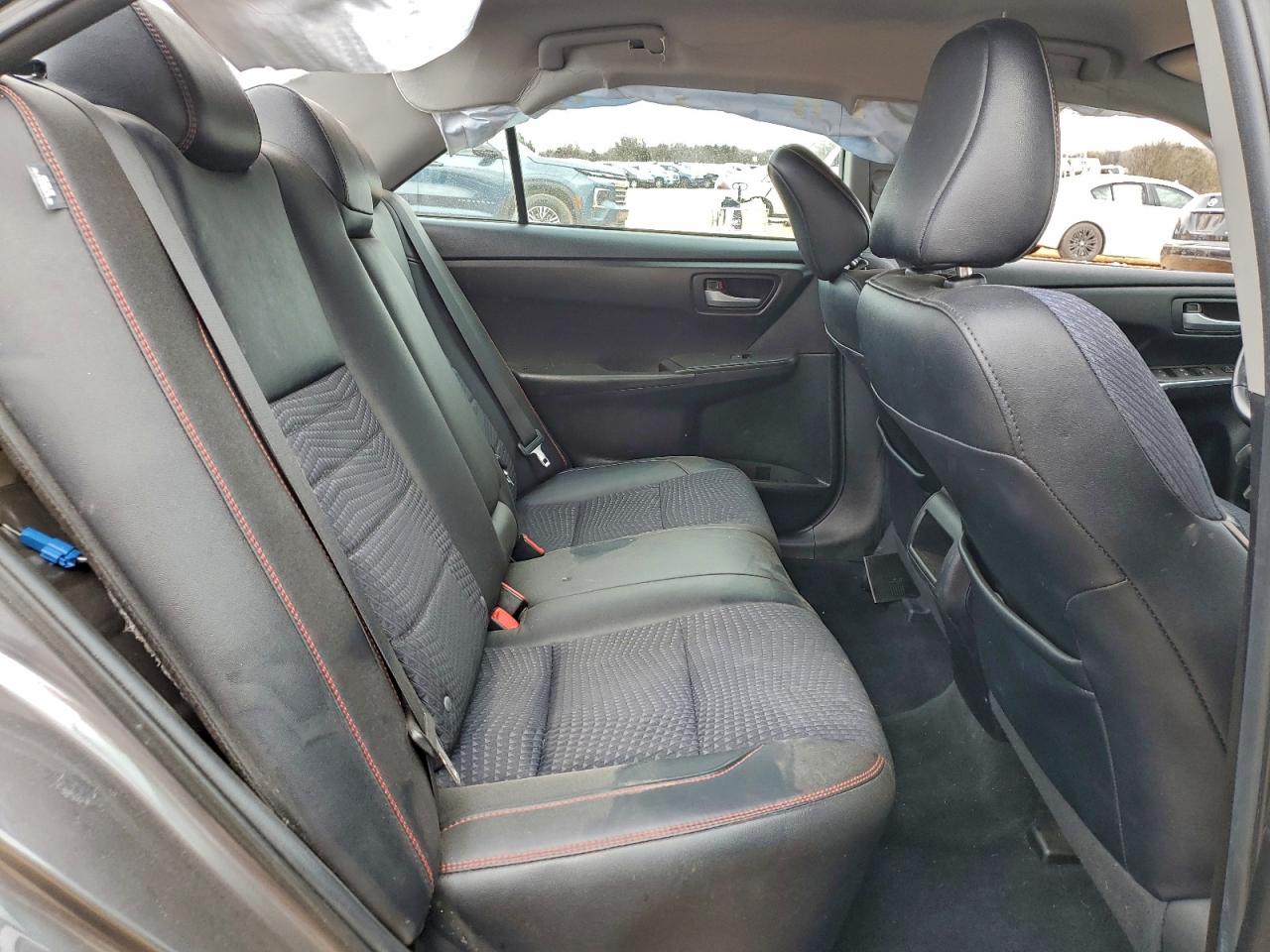 2015 TOYOTA CAMRY LE photo 19