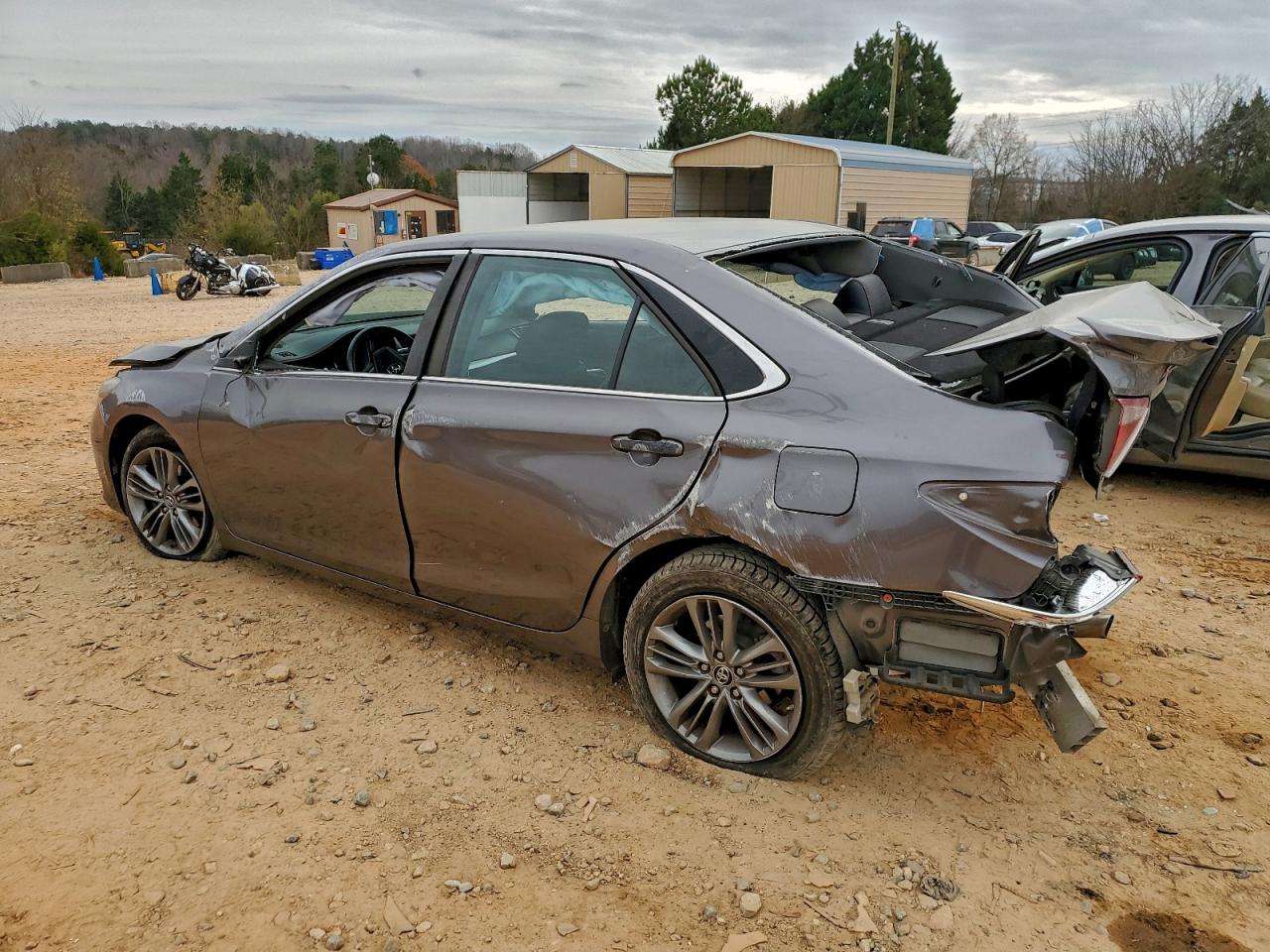 2015 TOYOTA CAMRY LE photo 3