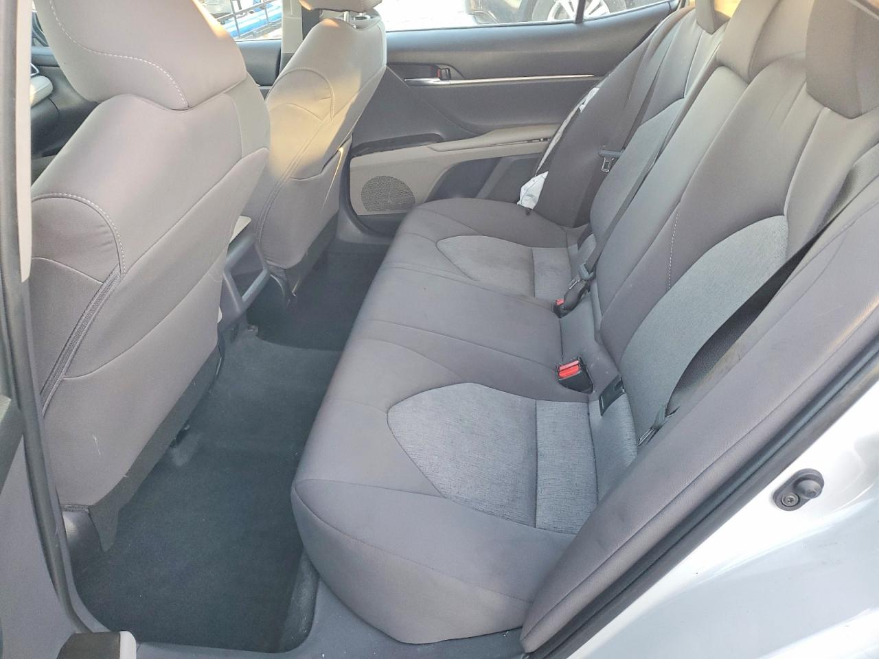 2022 TOYOTA CAMRY LE photo 28