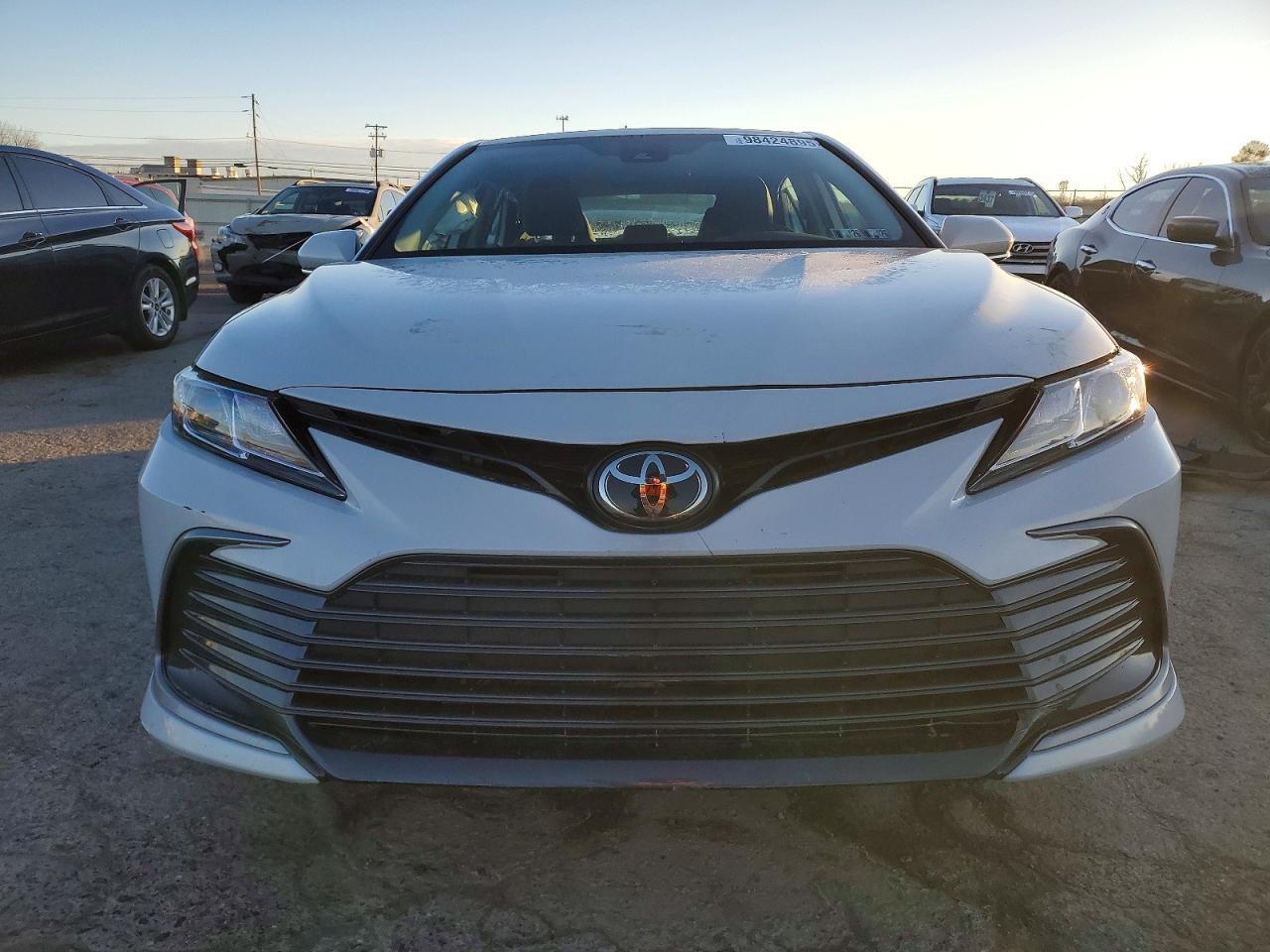 2022 TOYOTA CAMRY LE photo 13