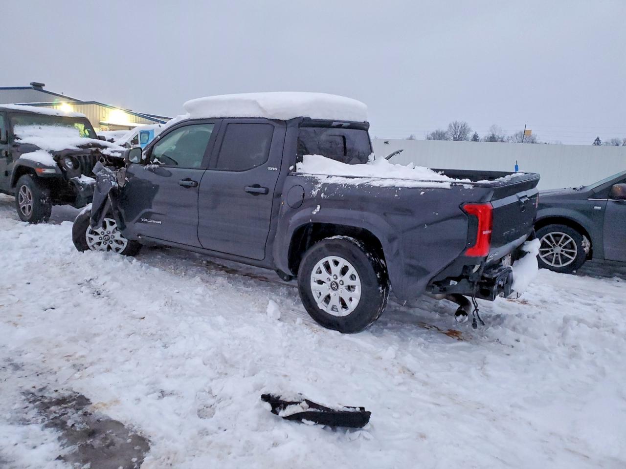 2025 TOYOTA TACOMA DOUBLE CAB photo 2