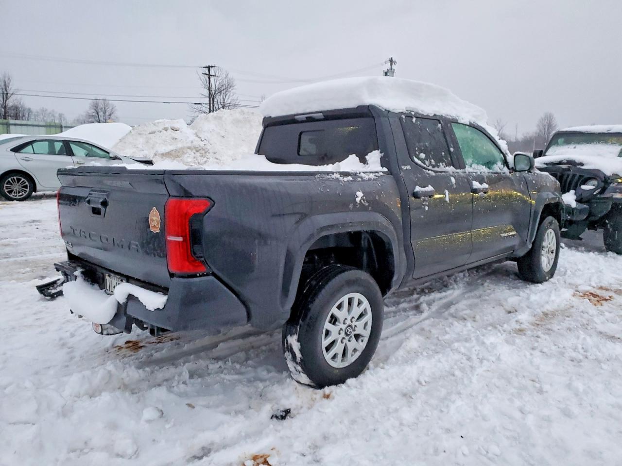 2025 TOYOTA TACOMA DOUBLE CAB photo 3