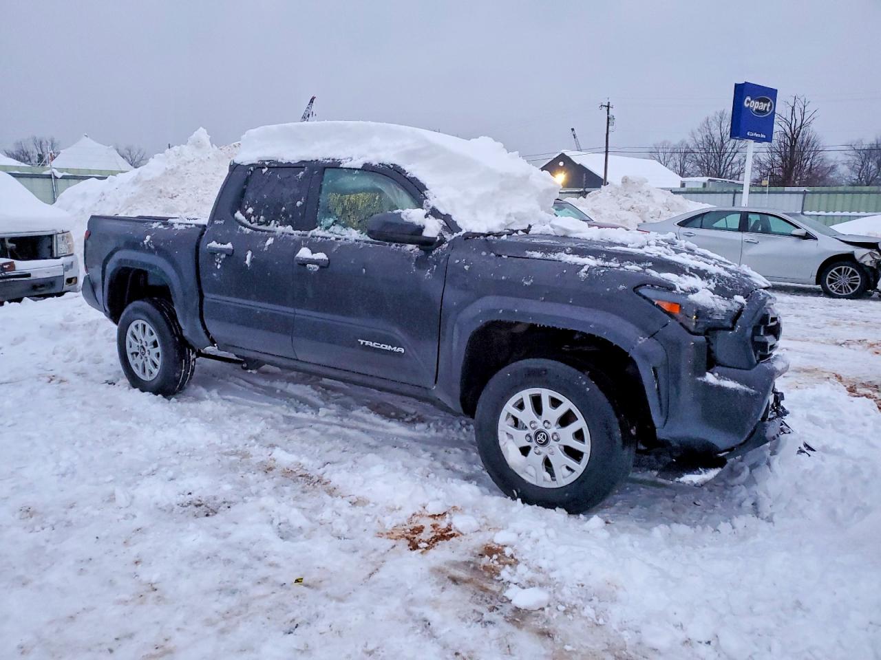 2025 TOYOTA TACOMA DOUBLE CAB photo 4
