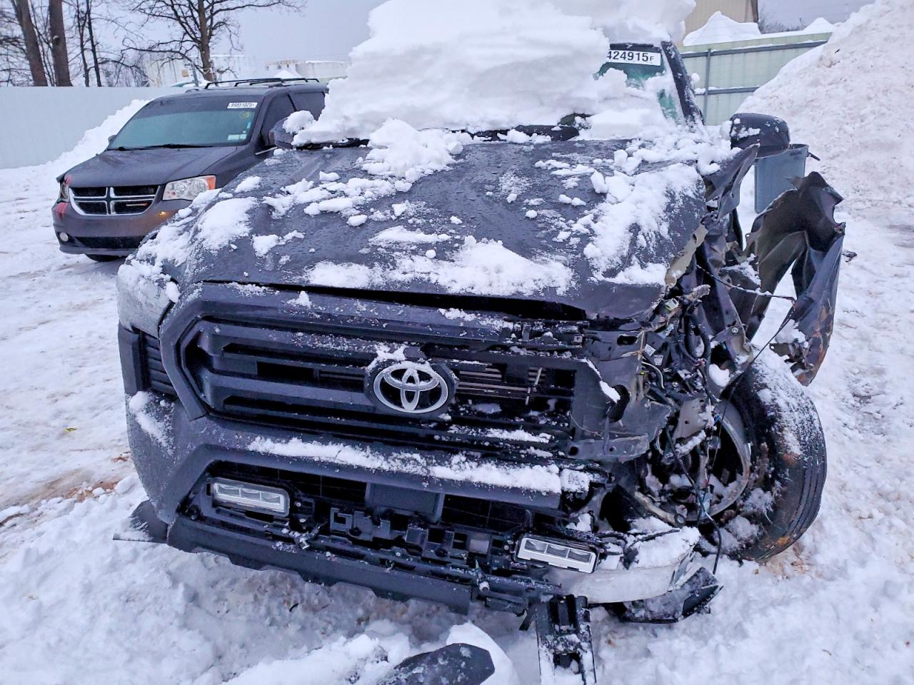 2025 TOYOTA TACOMA DOUBLE CAB photo 5