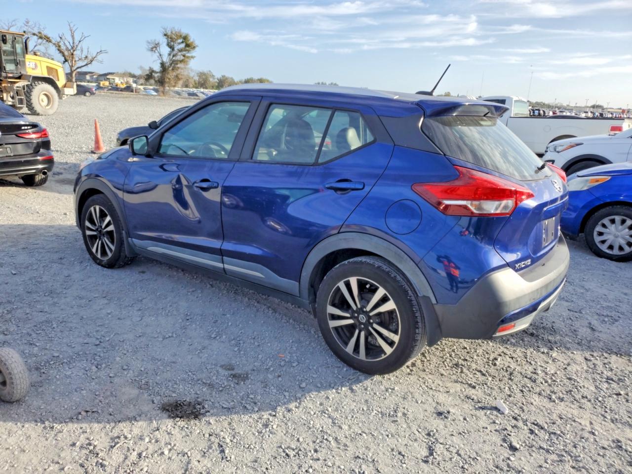 2019 NISSAN KICKS SR photo 3