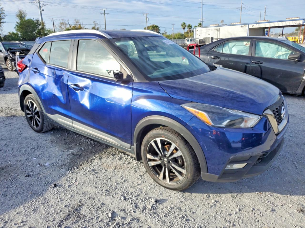 2019 NISSAN KICKS SR photo 7