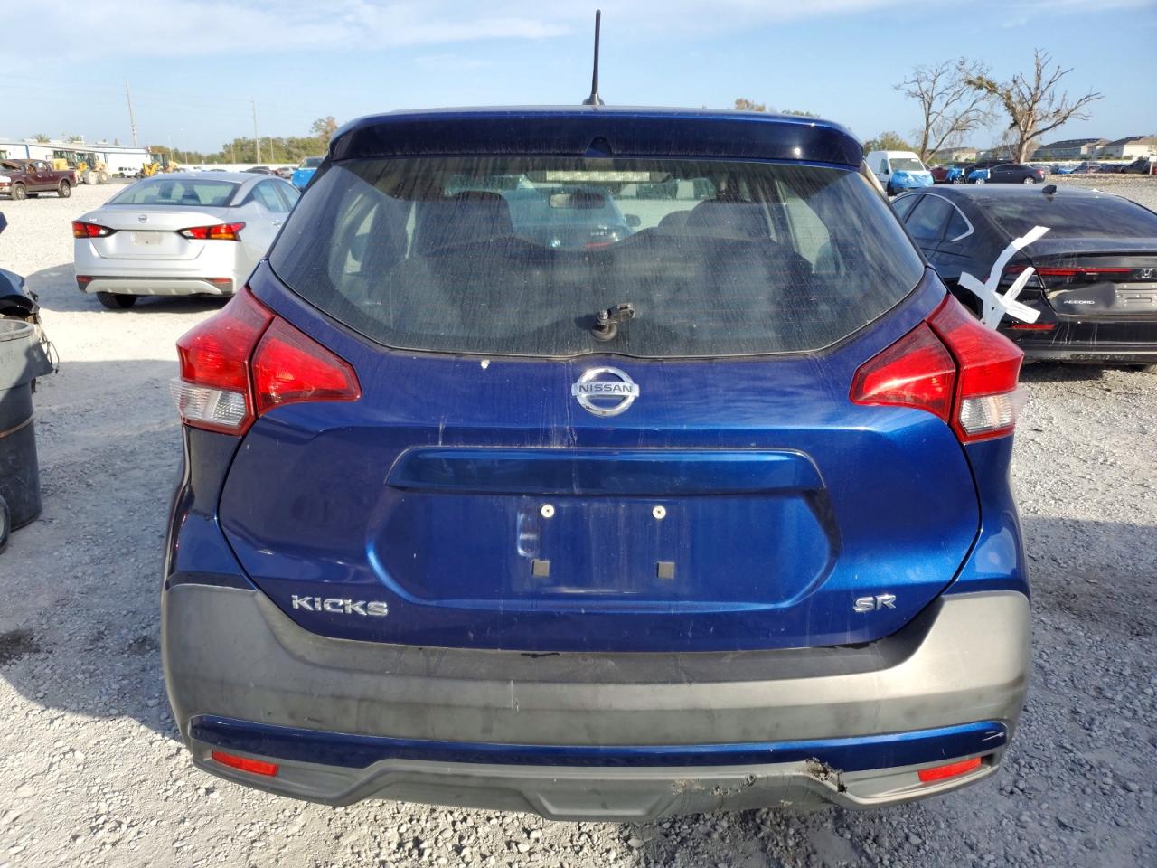 2019 NISSAN KICKS SR photo 11
