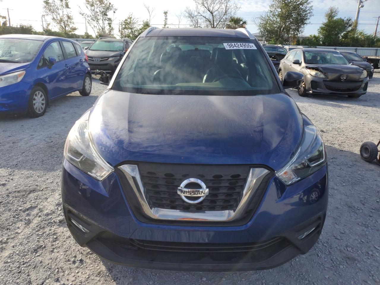 2019 NISSAN KICKS SR photo 9