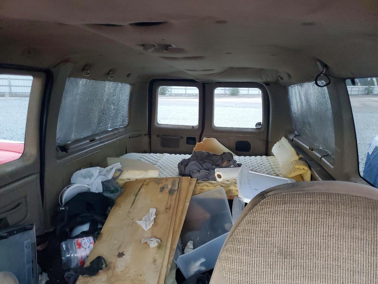 2001 FORD ECONOLINE E150 WAGON photo 10