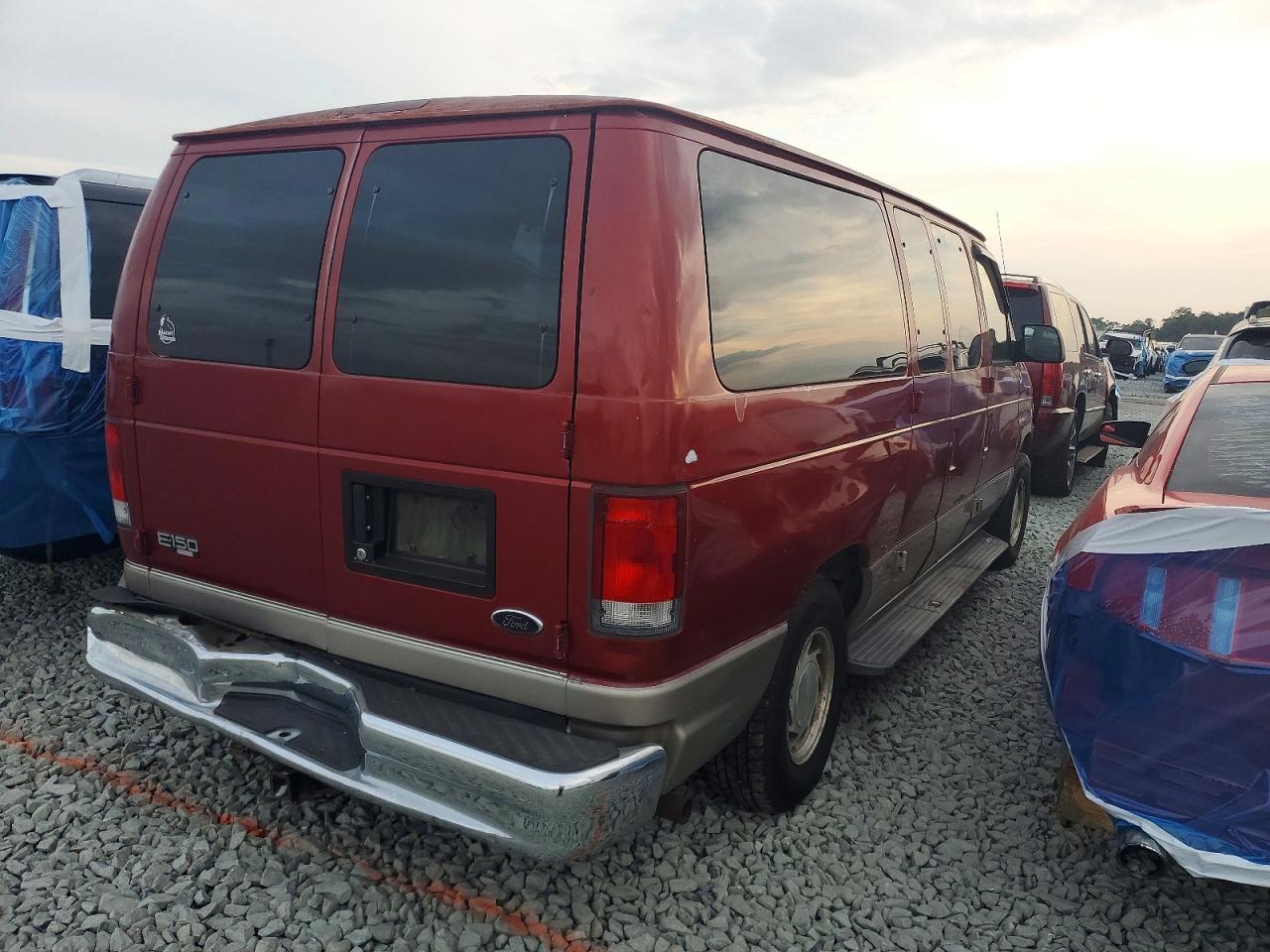 2001 FORD ECONOLINE E150 WAGON photo 3