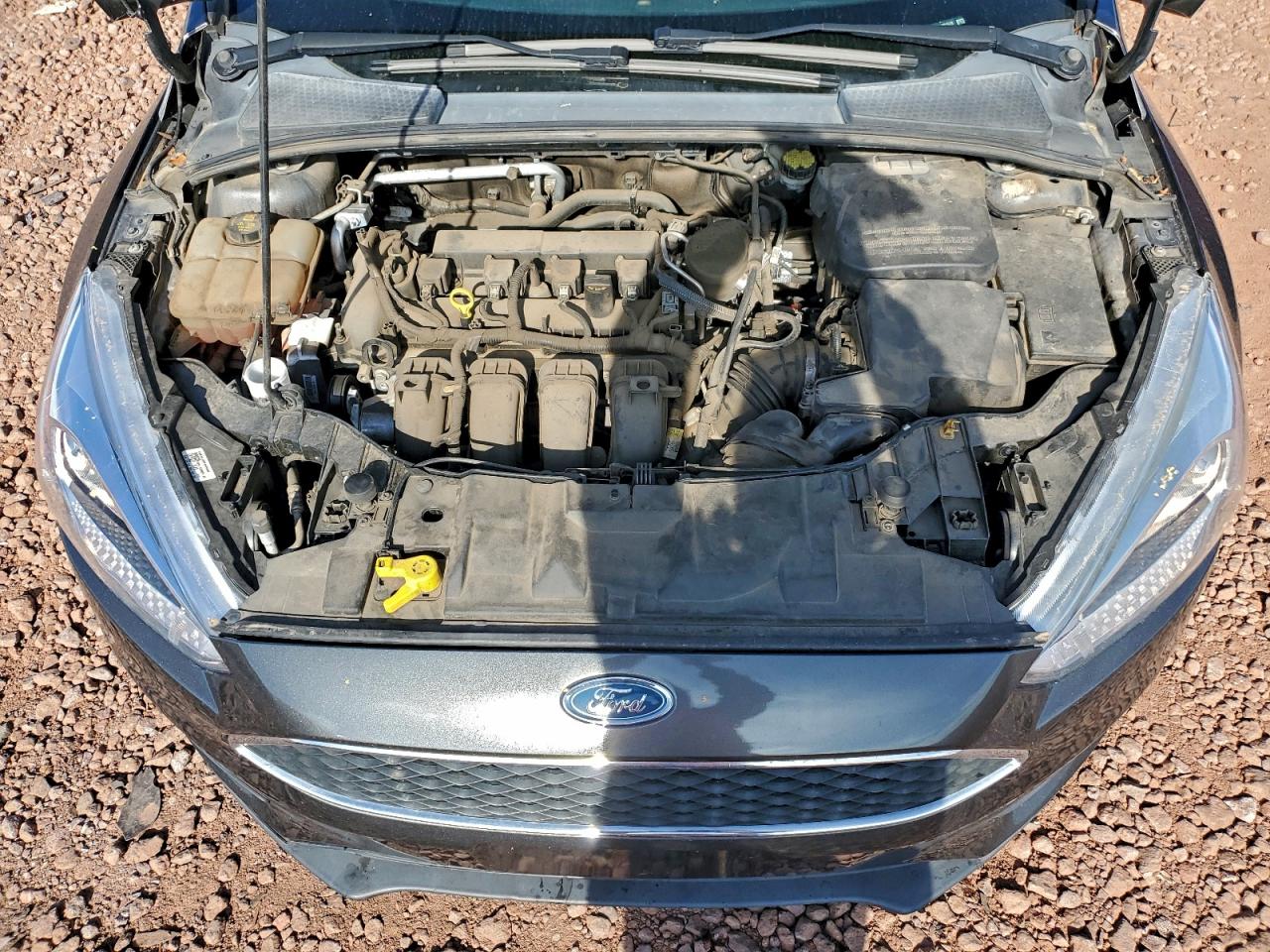 2015 FORD FOCUS SE photo 11