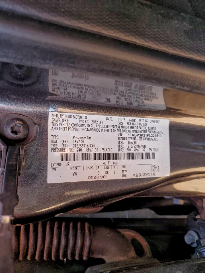 2015 FORD FOCUS SE photo 12