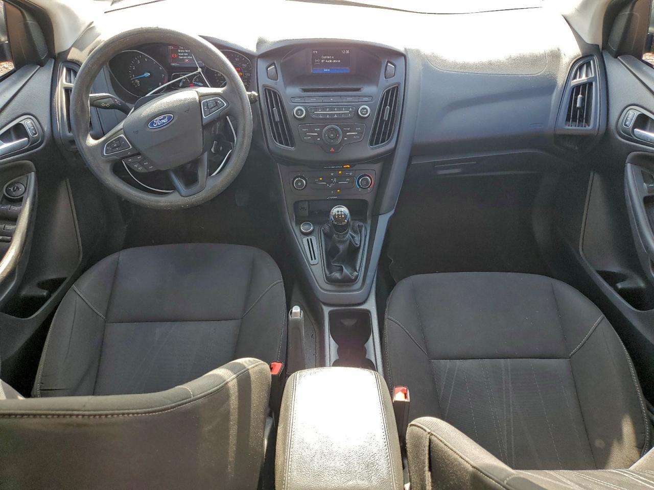 2015 FORD FOCUS SE photo 8