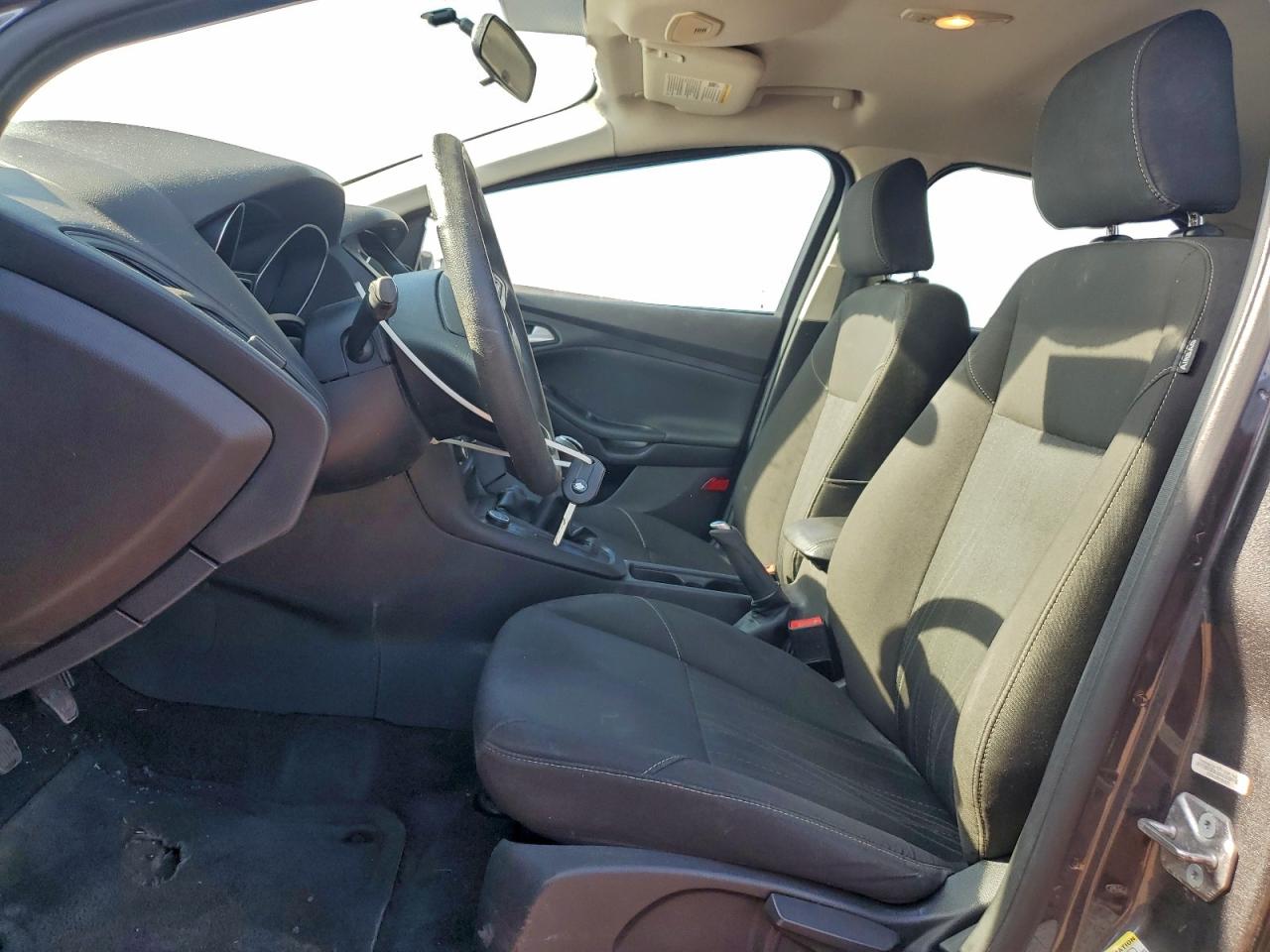 2015 FORD FOCUS SE photo 7