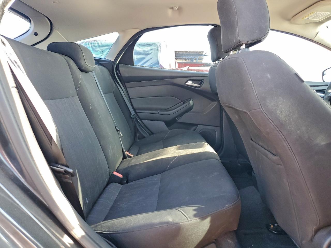 2015 FORD FOCUS SE photo 10