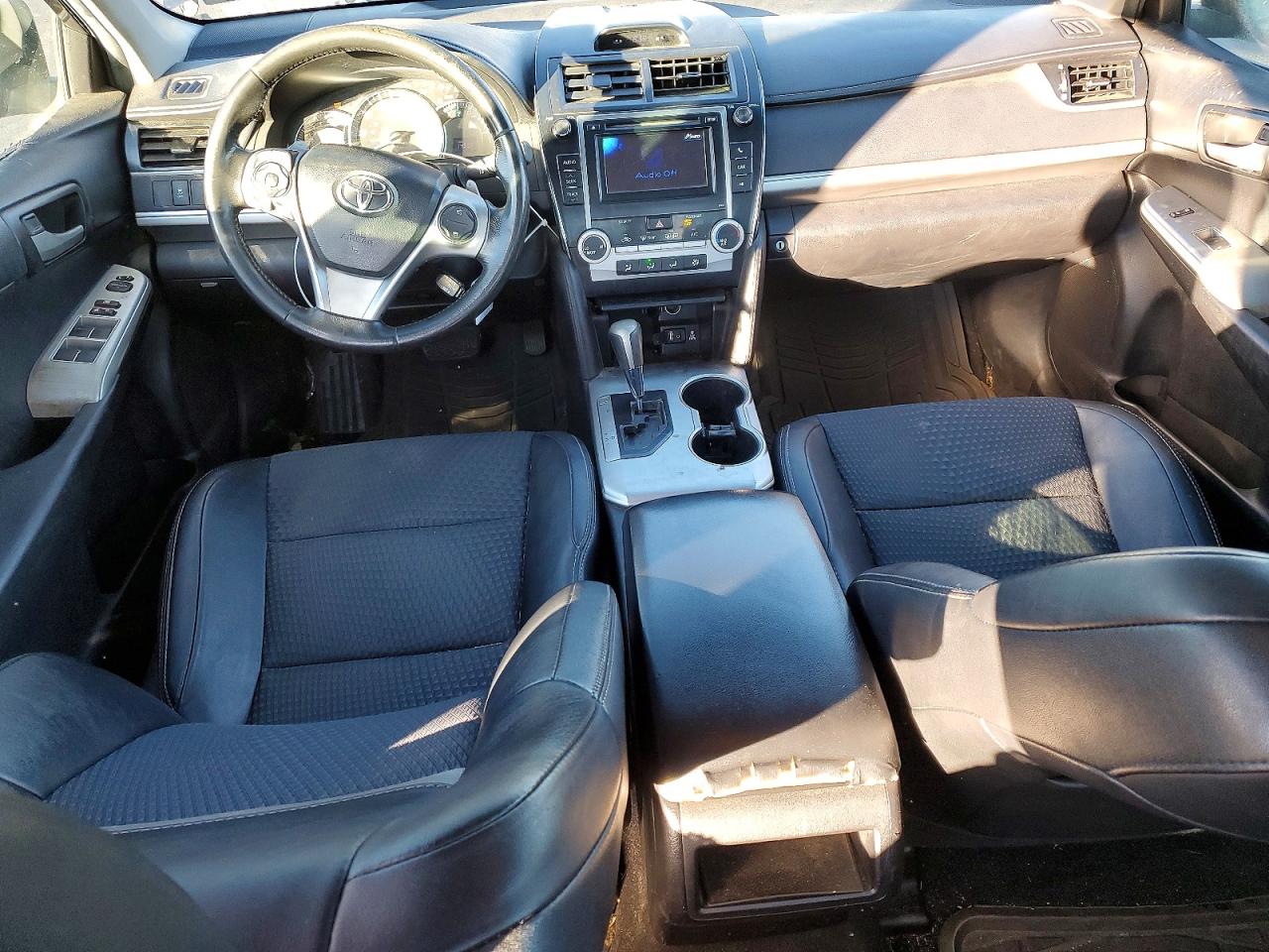 2013 TOYOTA CAMRY L photo 8