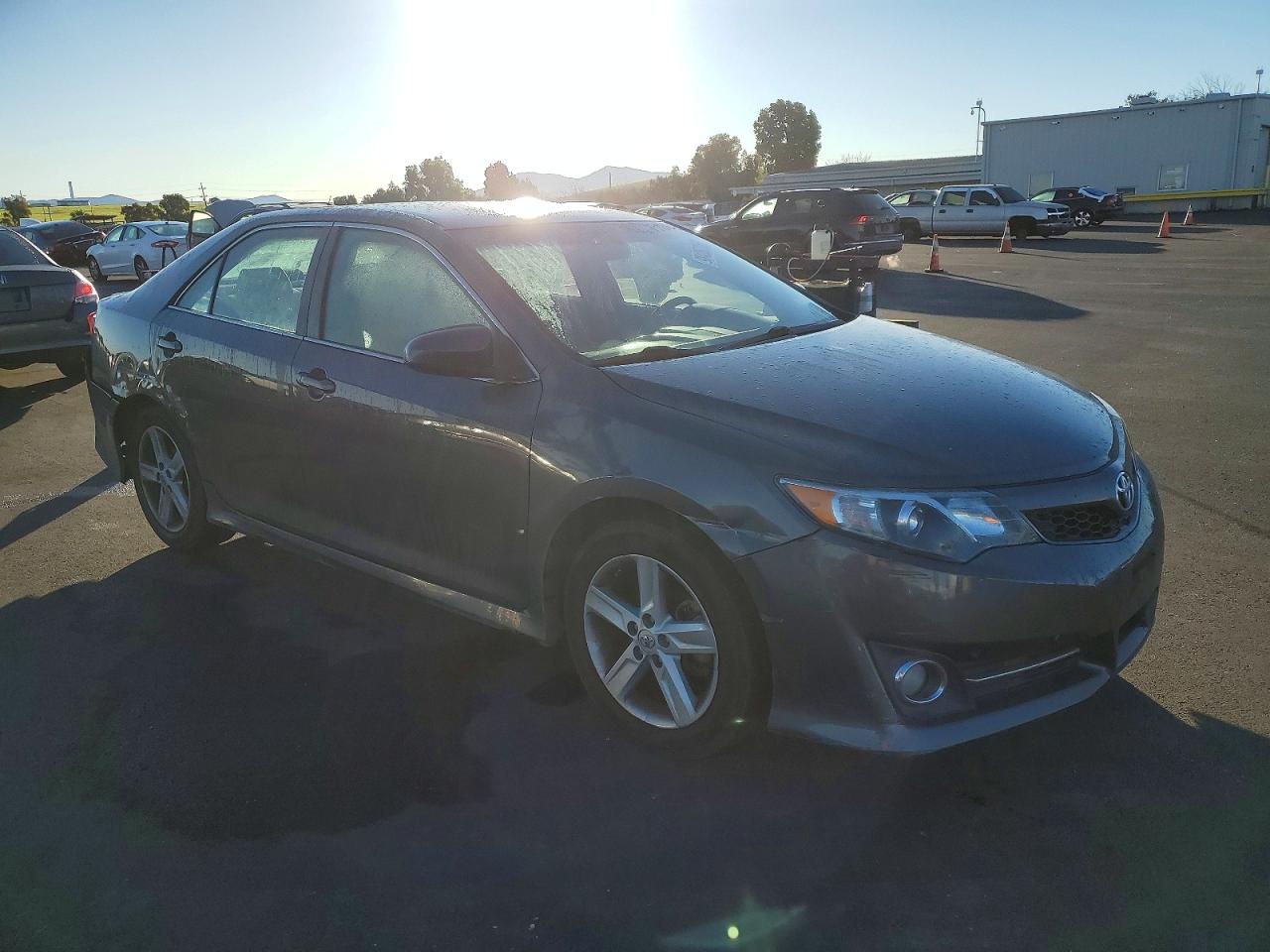 2013 TOYOTA CAMRY L photo 4