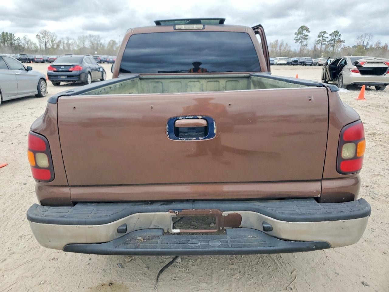 2002 CHEVROLET SILVERADO C1500 photo 10
