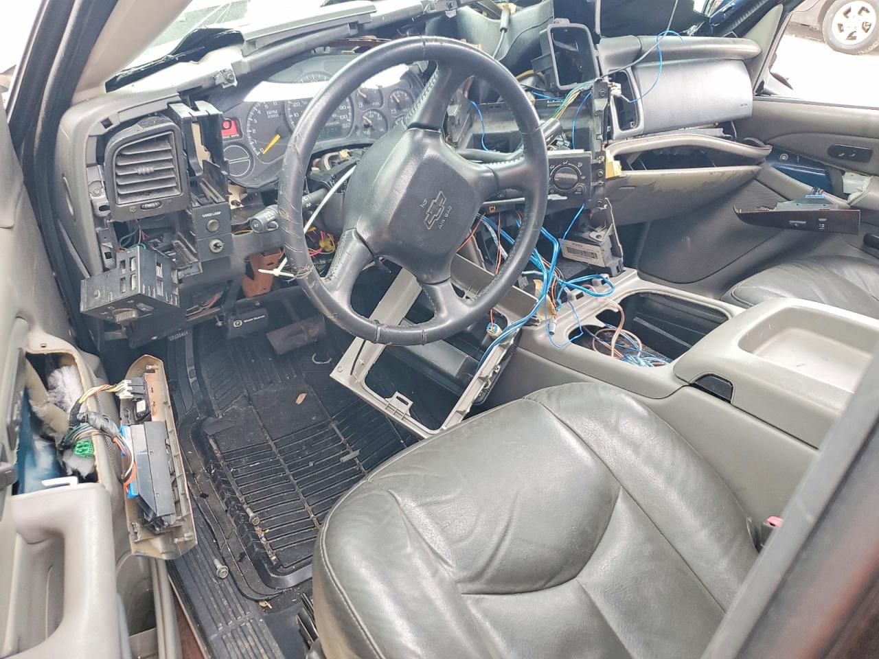 2002 CHEVROLET SILVERADO C1500 photo 8