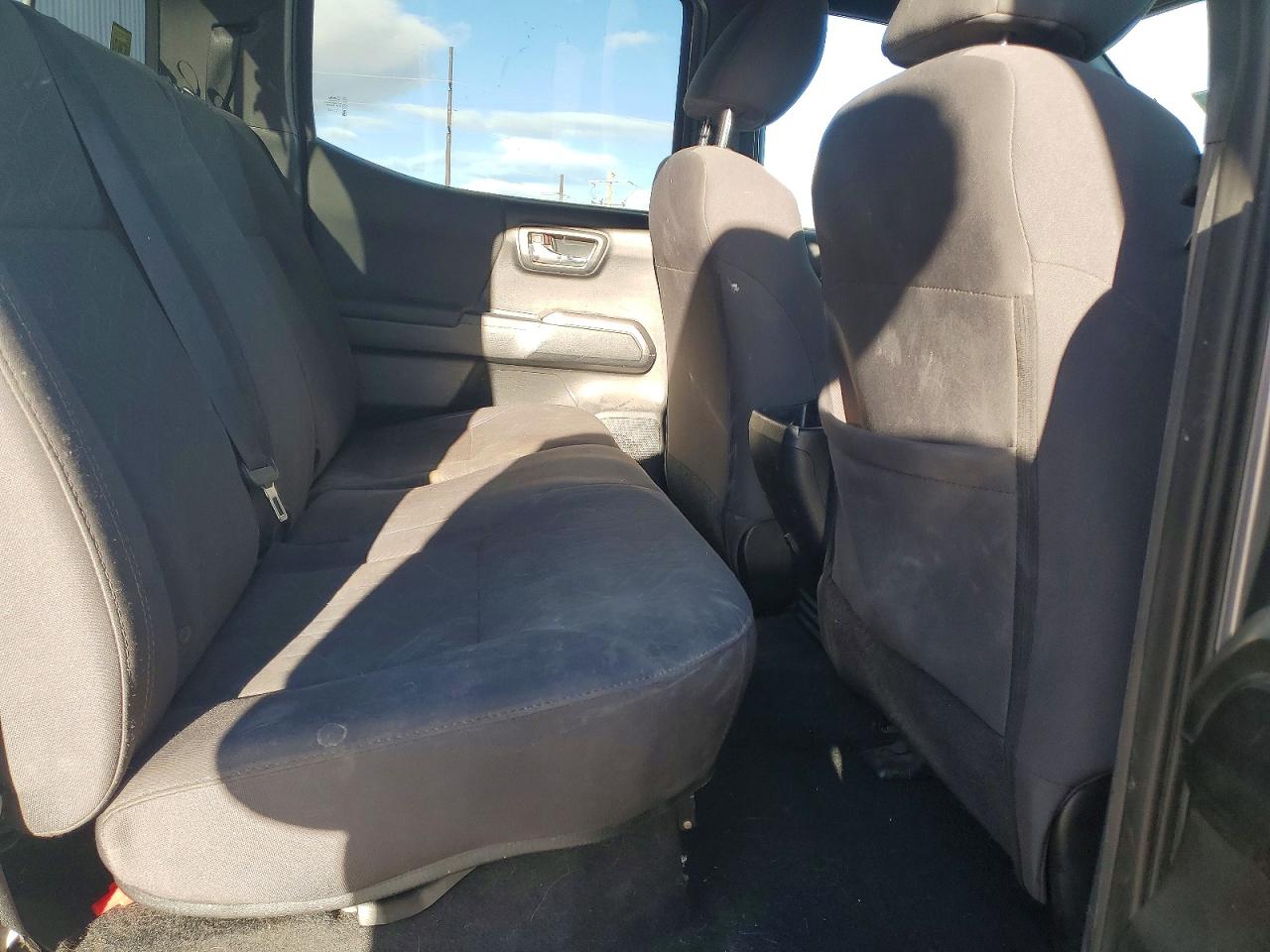 2017 TOYOTA TACOMA DOUBLE CAB photo 10