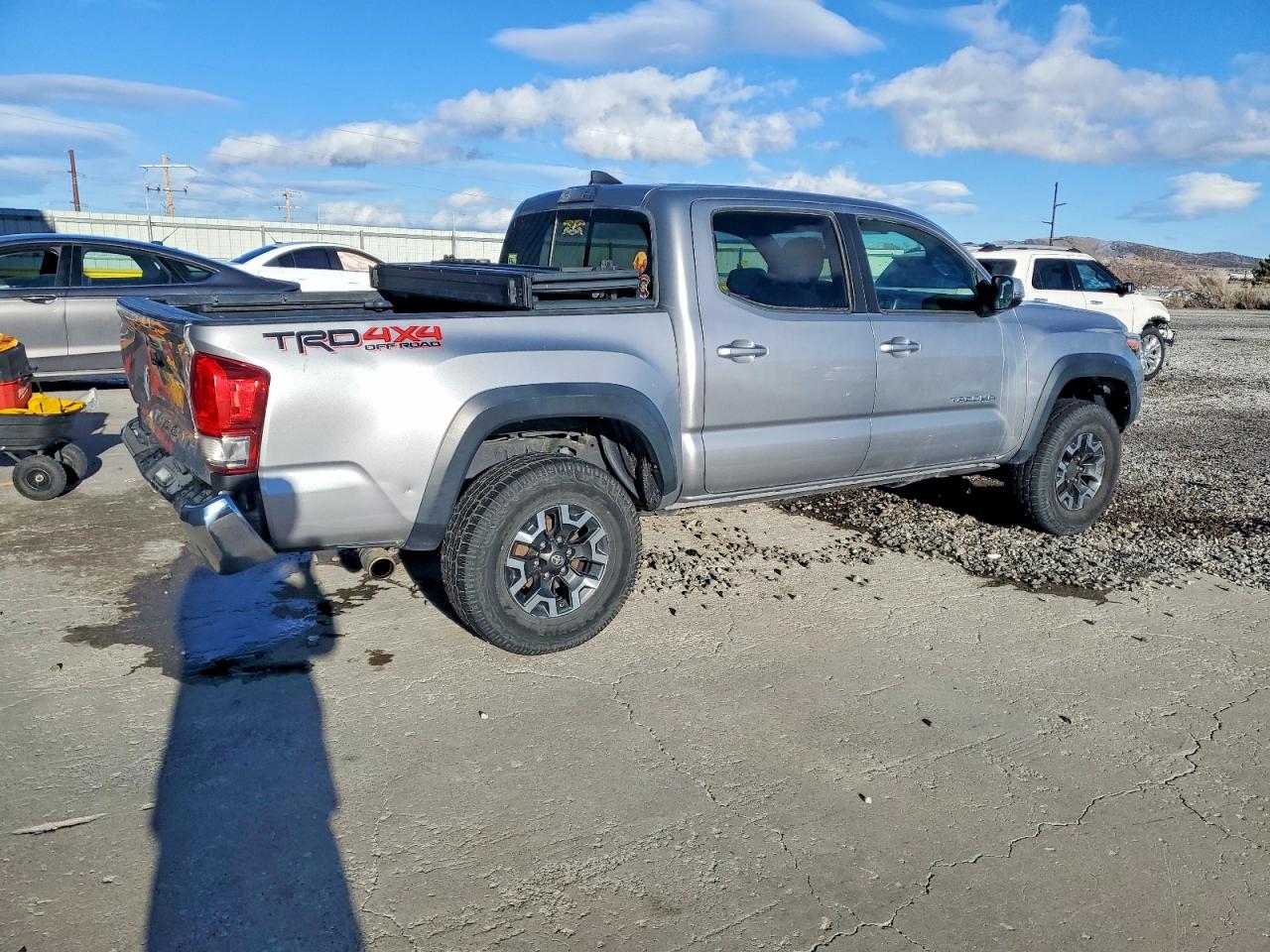 2017 TOYOTA TACOMA DOUBLE CAB photo 3