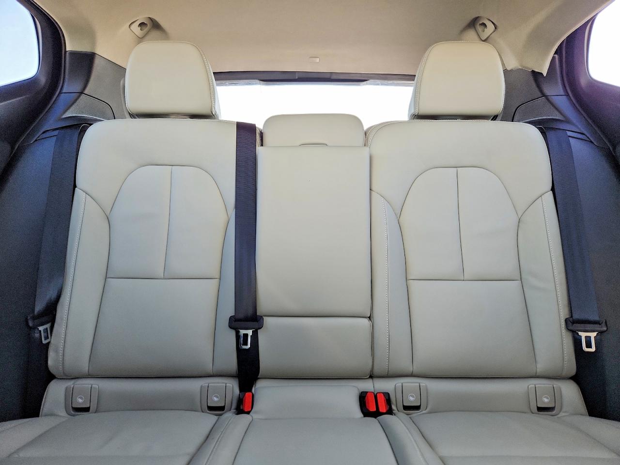 2022 VOLVO XC40 T5 MOMENTUM photo 10