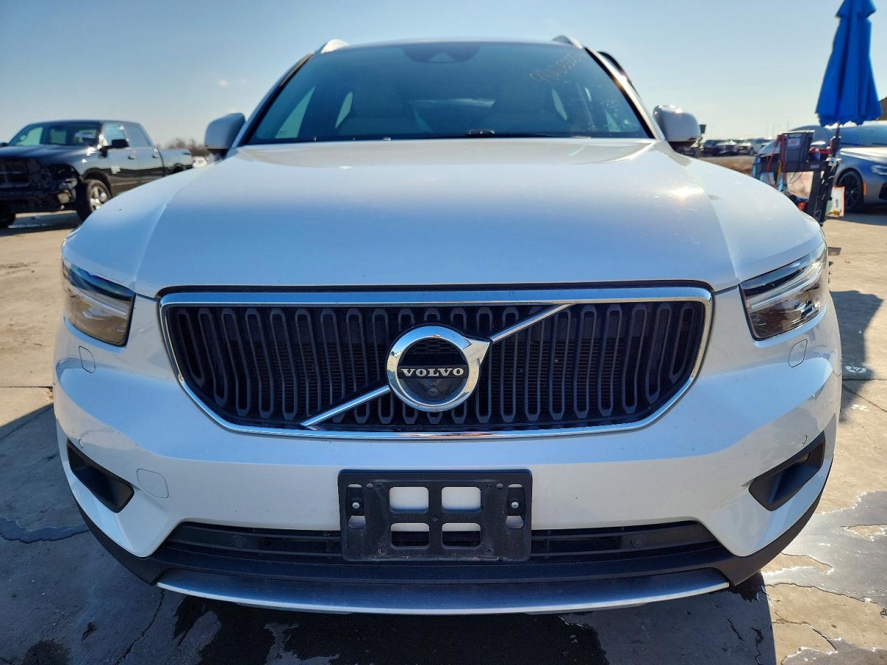 2022 VOLVO XC40 T5 MOMENTUM photo 5