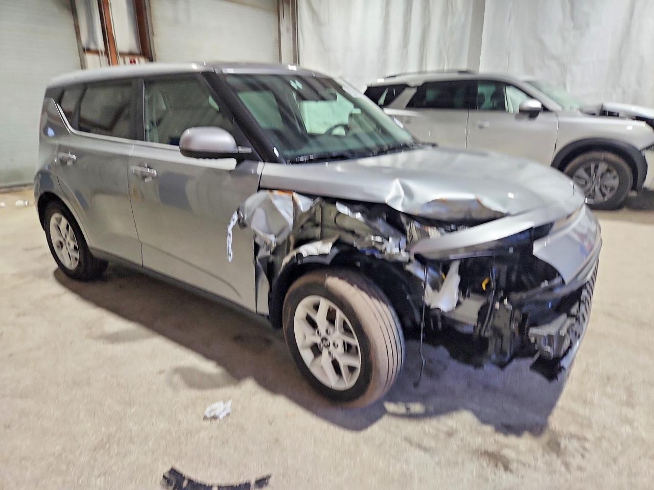 2025 KIA SOUL LX photo 4