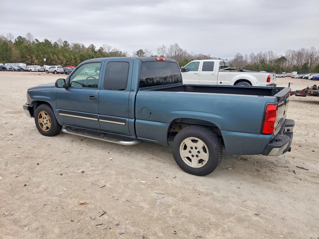 2007 CHEVROLET SILVERADO C1500 CLASSIC photo 3