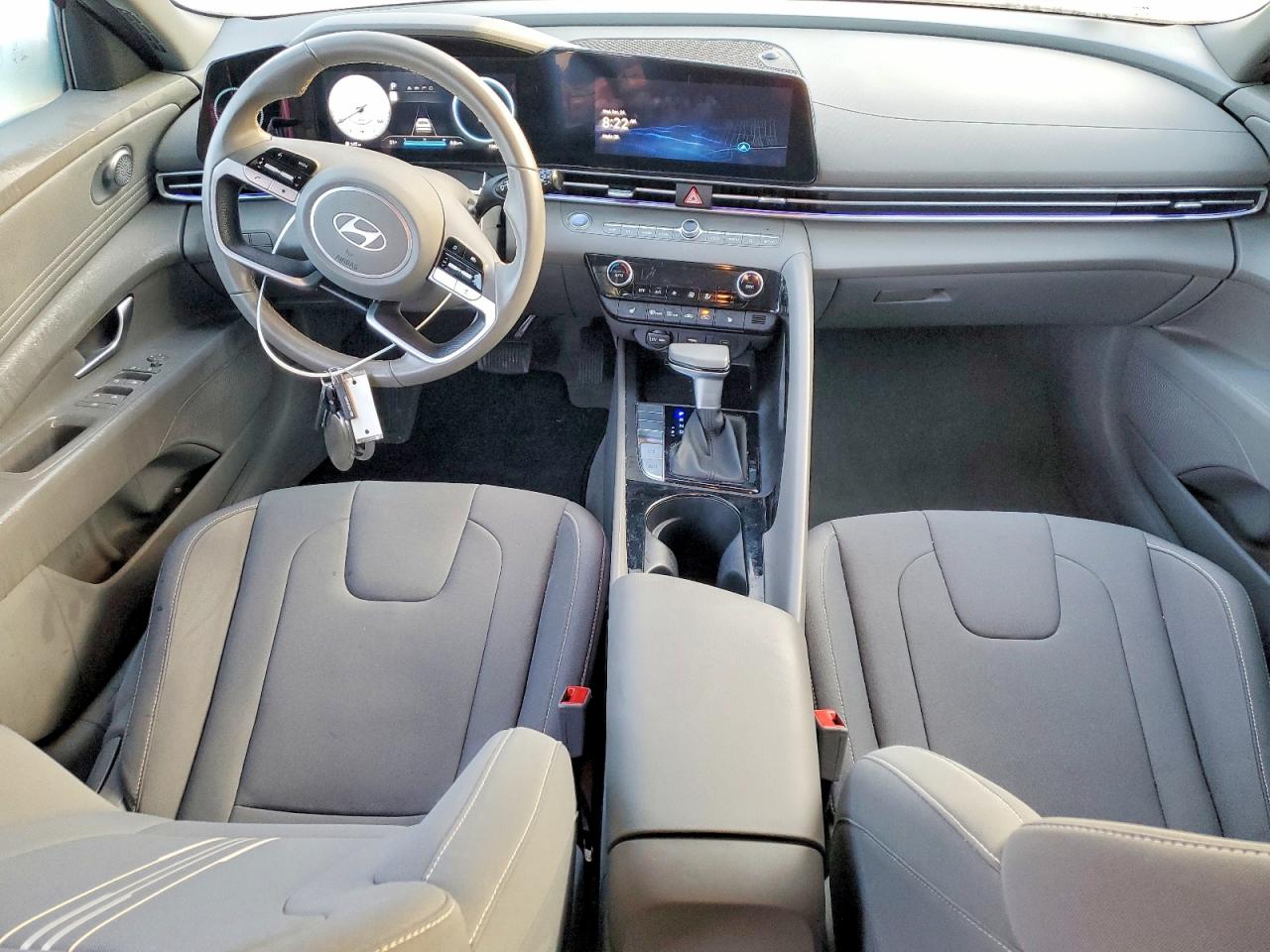 2024 HYUNDAI ELANTRA SEL photo 8