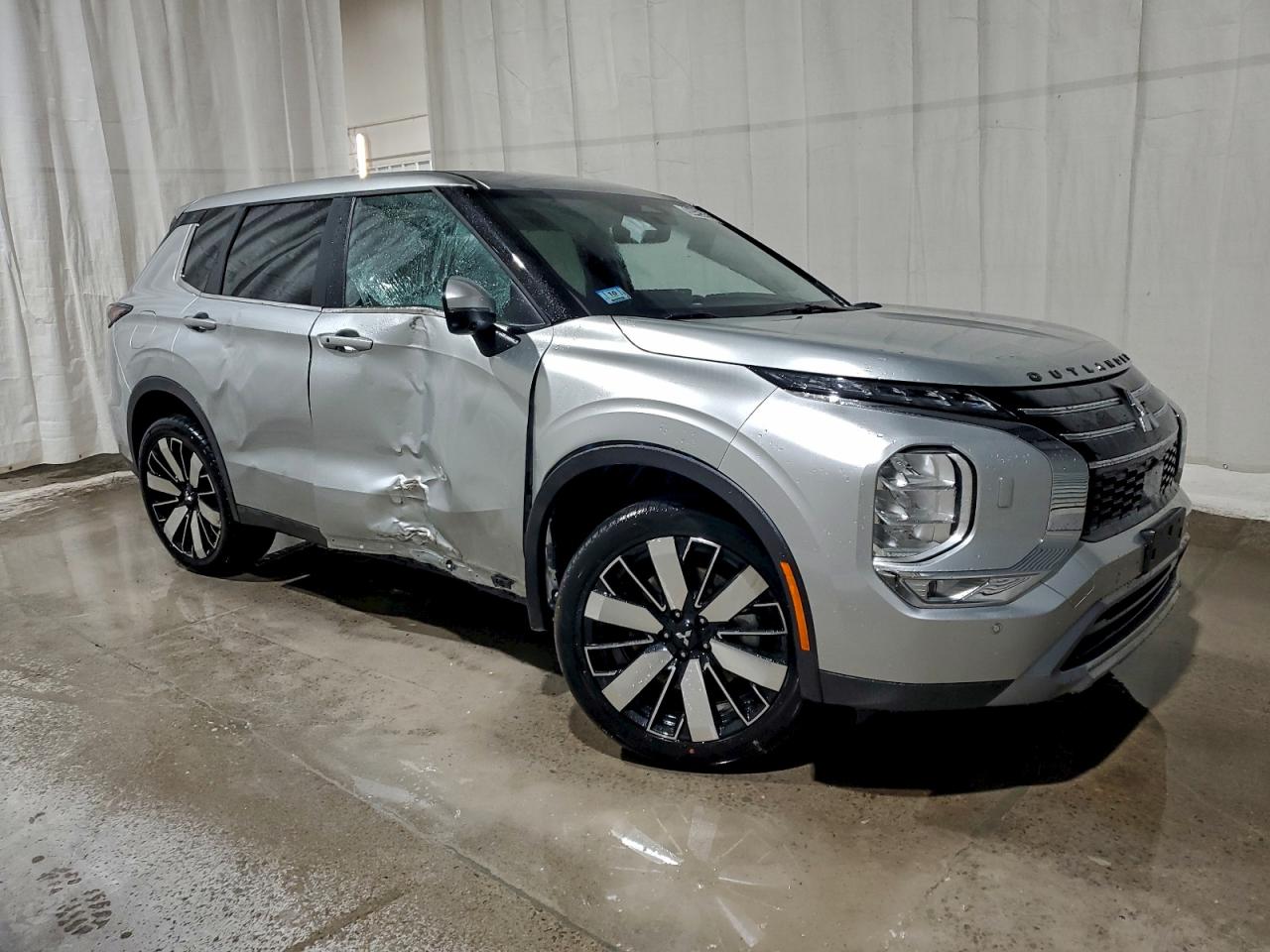 2025 MITSUBISHI OUTLANDER SE photo 4