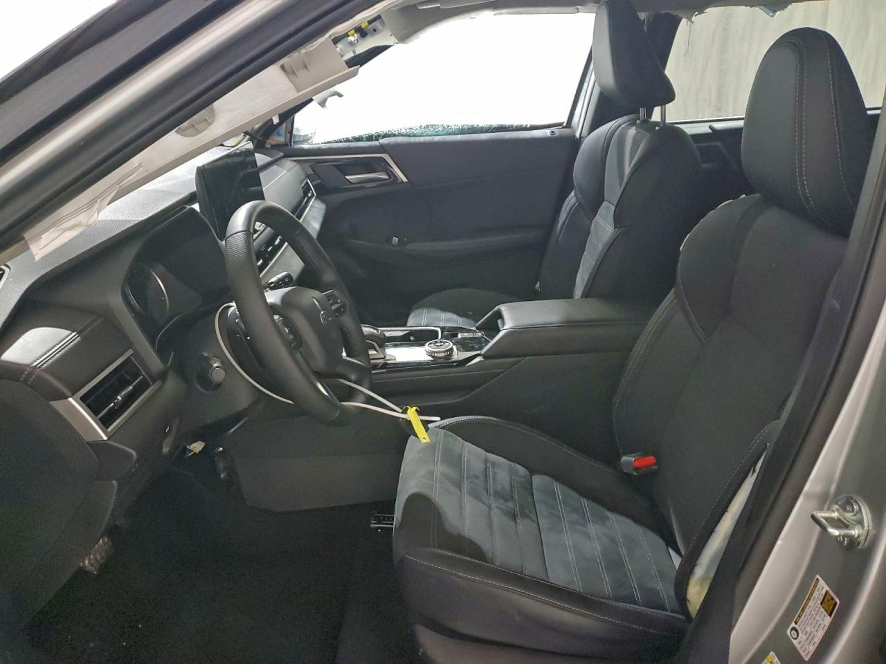 2025 MITSUBISHI OUTLANDER SE photo 7