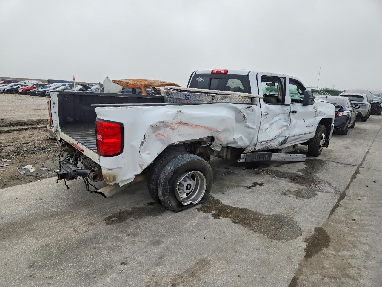 2015 CHEVROLET SILVERADO K3500 LTZ photo 3
